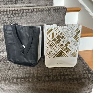 Lululemon totes